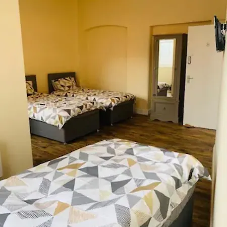8 Fish Street, Budget Centre Accomodation * ليدز