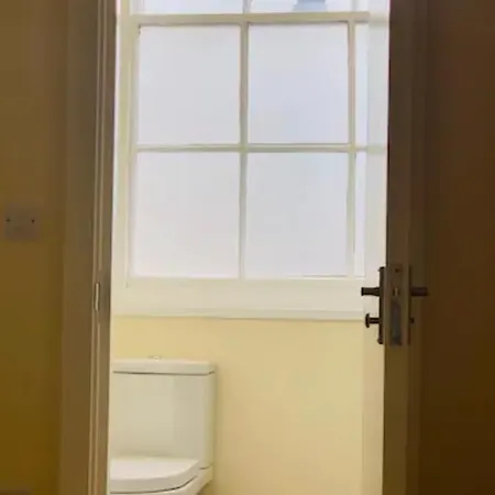 8 Fish Street, Budget Centre Accomodation شقة *