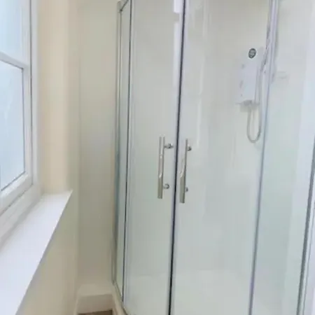 8 Fish Street, Budget Centre Accomodation ليدز